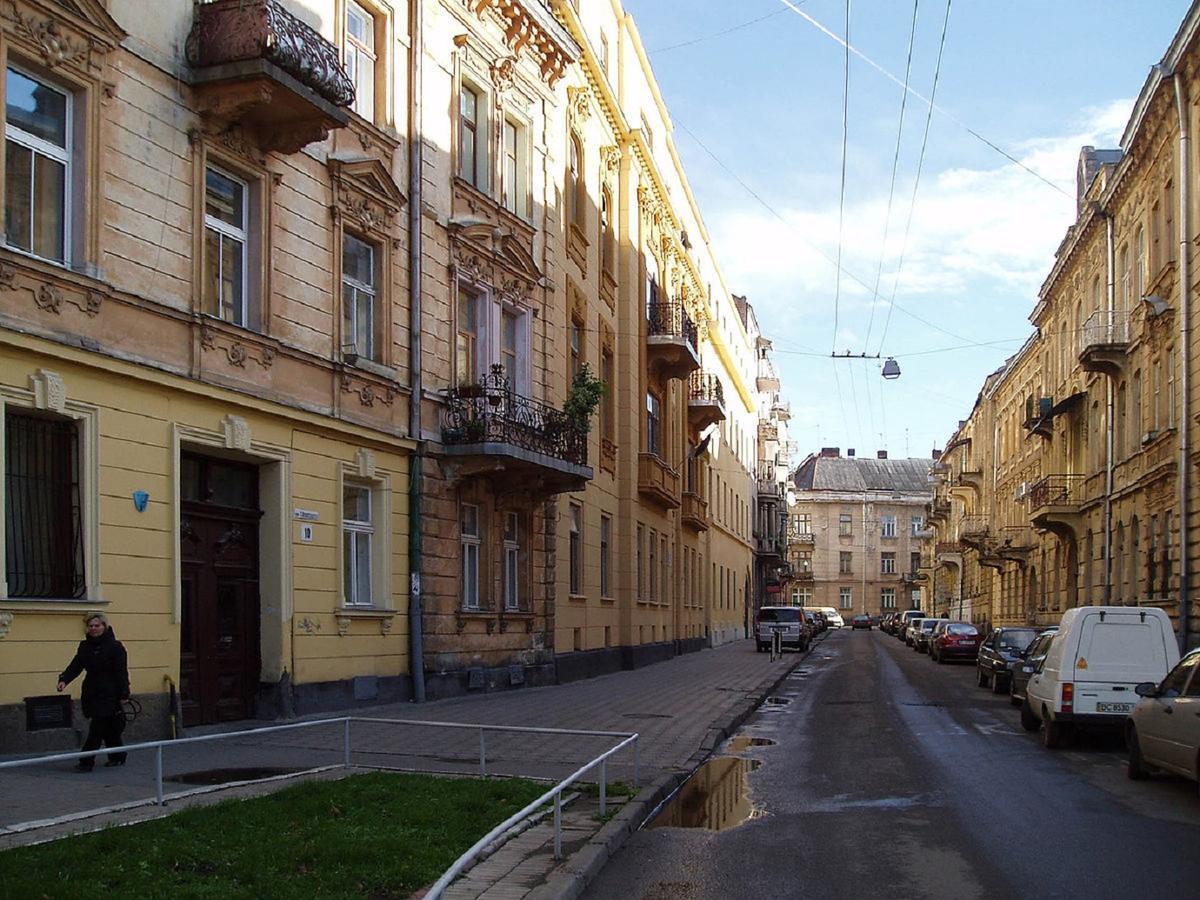 Апартаменти Вул Кониського 5 На 6 Осіб Біля Медичного Університету Lviv Eksteriør bilde